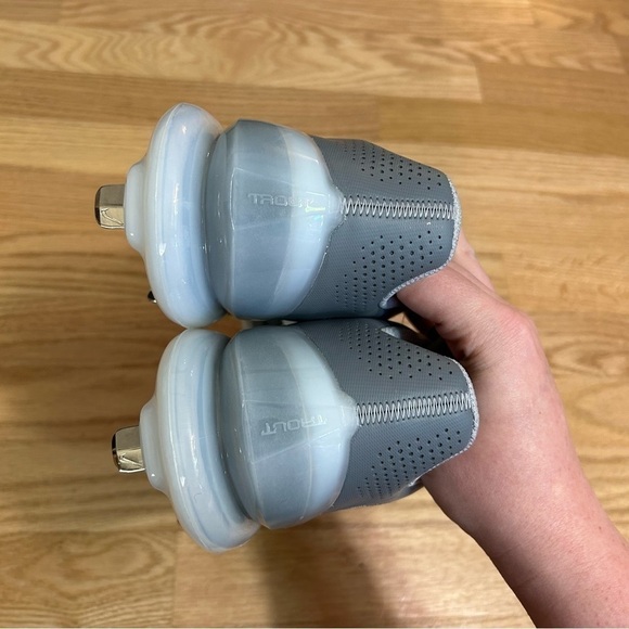 Athletic_Shoes